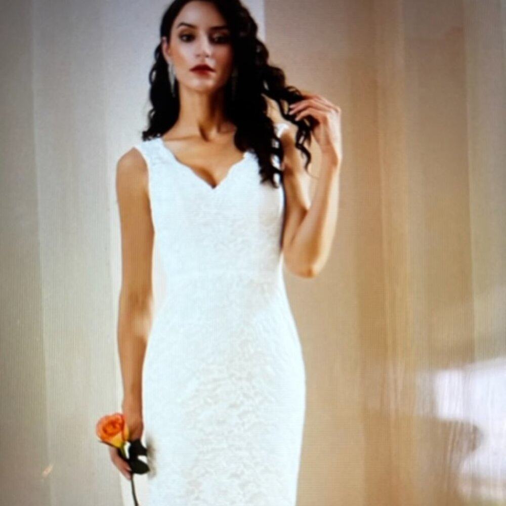 Ivory Lace Bodycon Stretchy Dress Size Medium Juniors